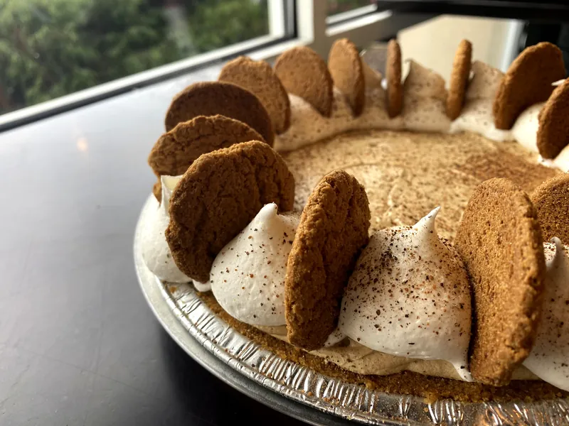 Gingerbread cream pie with a cookie crust border